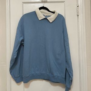 Brandy Melville crew neck with collar :)